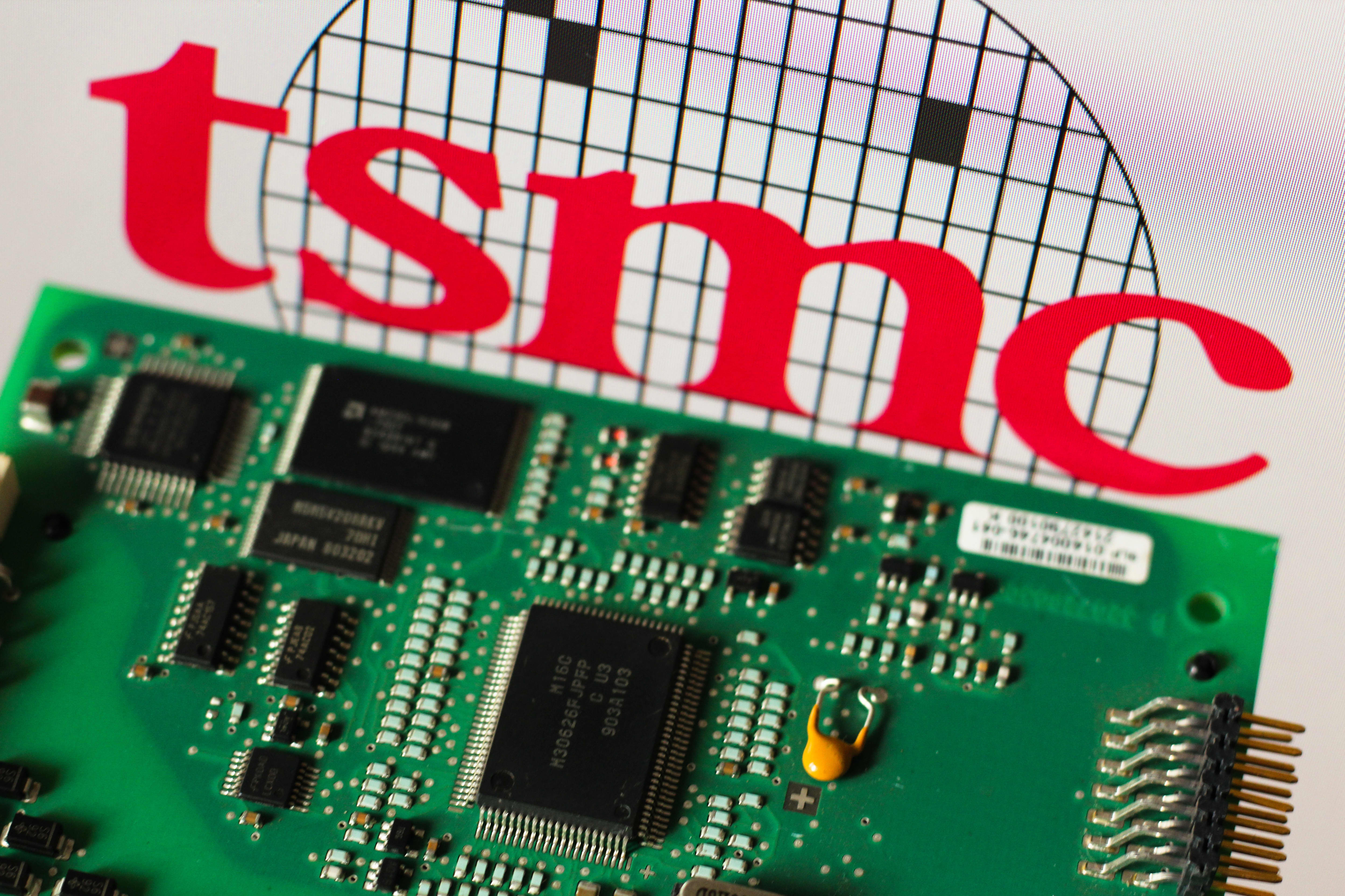 TSMC, AI 칩 수요에 힘입어 사상 최고 분기 매출 기록
